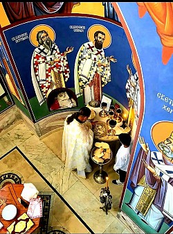 Proskomidija tokom Svete liturgije u crkvi Arhangela Gavrila u Čajetini