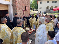 Sveštenici crkve Arhanđela Gavrila Čajetina