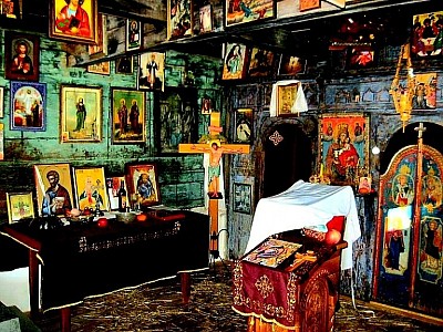 Dobroselica kao zlatiborsko selo koje svojim imenom i ljepotom najbolje opisuje planinski raj Zlatiborska priroda u Dobroselici sa nestvarnim prirodnim kamenim mostom Prerast Zlatiborska idila pod krošnjama stoljetnih borova po kojima je ovo zlatiborsko selo poznato Sva zlatiborska sela imaju svoj šarm, ali Dobroselica je prava filmska lokacija i raj za oči Zlatibor i pogled na valovita brda koja okružuju ovo ušuškano zlatiborsko selo